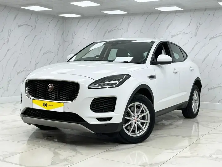 Jaguar E-Pace 2019 photo 4