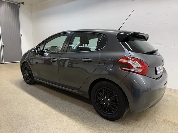 Peugeot 208 2014 photo 3