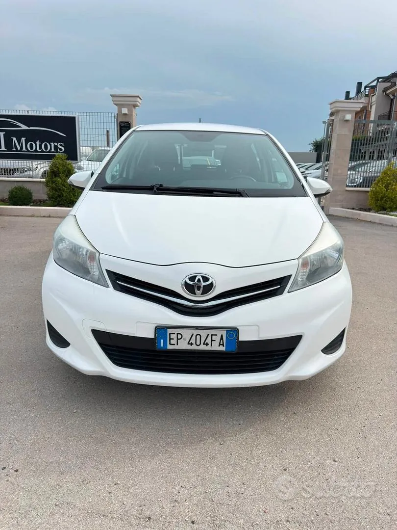 Toyota Yaris 2013 photo 3