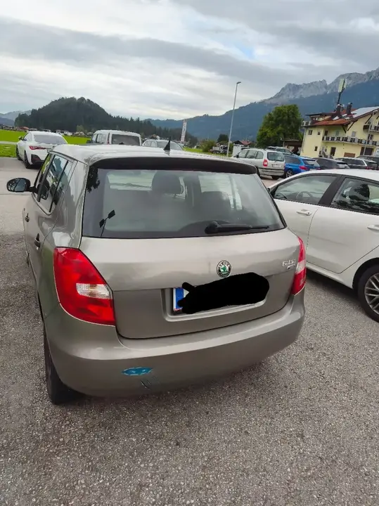 Skoda Fabia 2008 photo 2