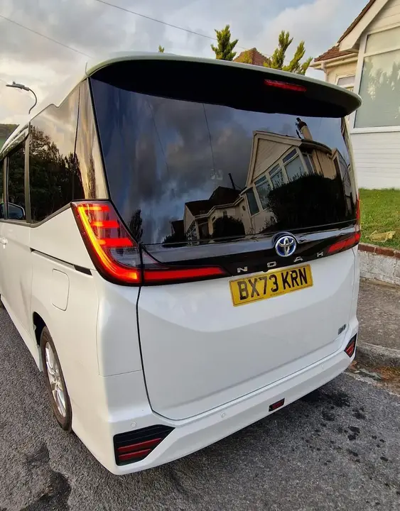 Toyota Noah 2023 photo 4