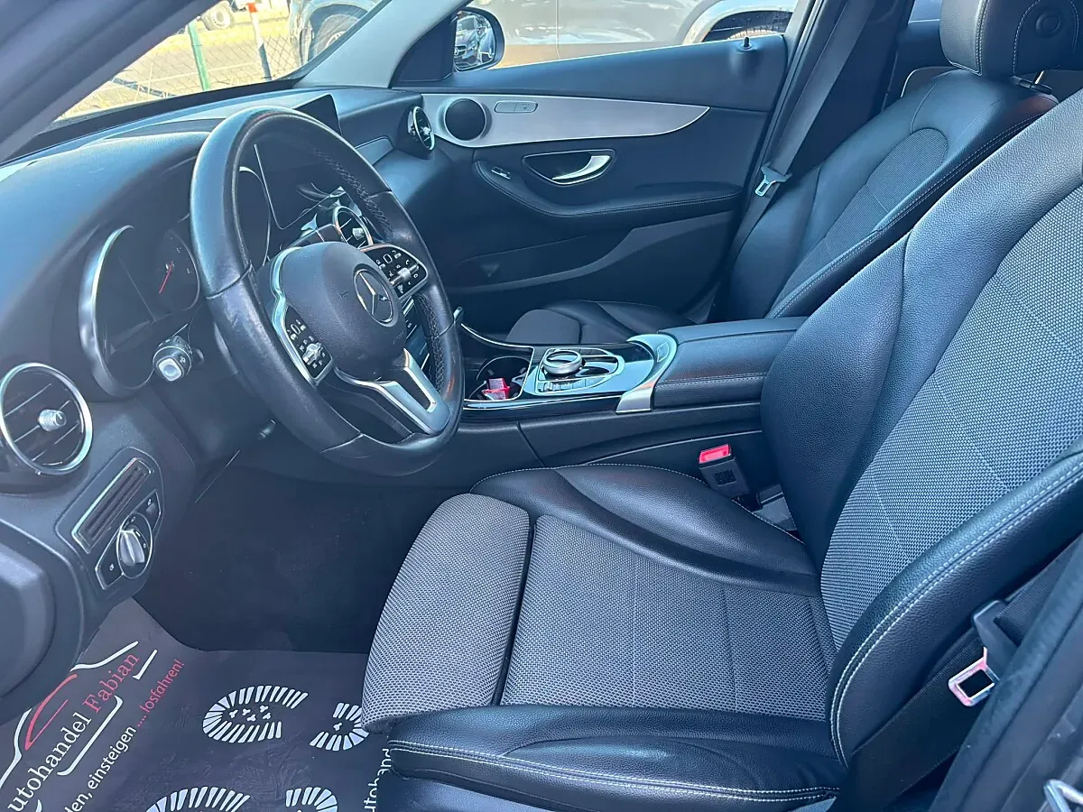 Mercedes-Benz C-Class 2019 photo 5