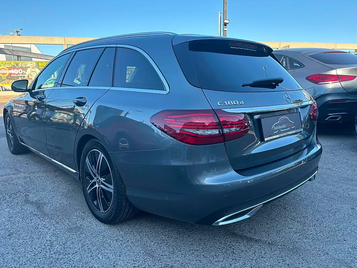 Mercedes-Benz C-Class 2019 photo 2
