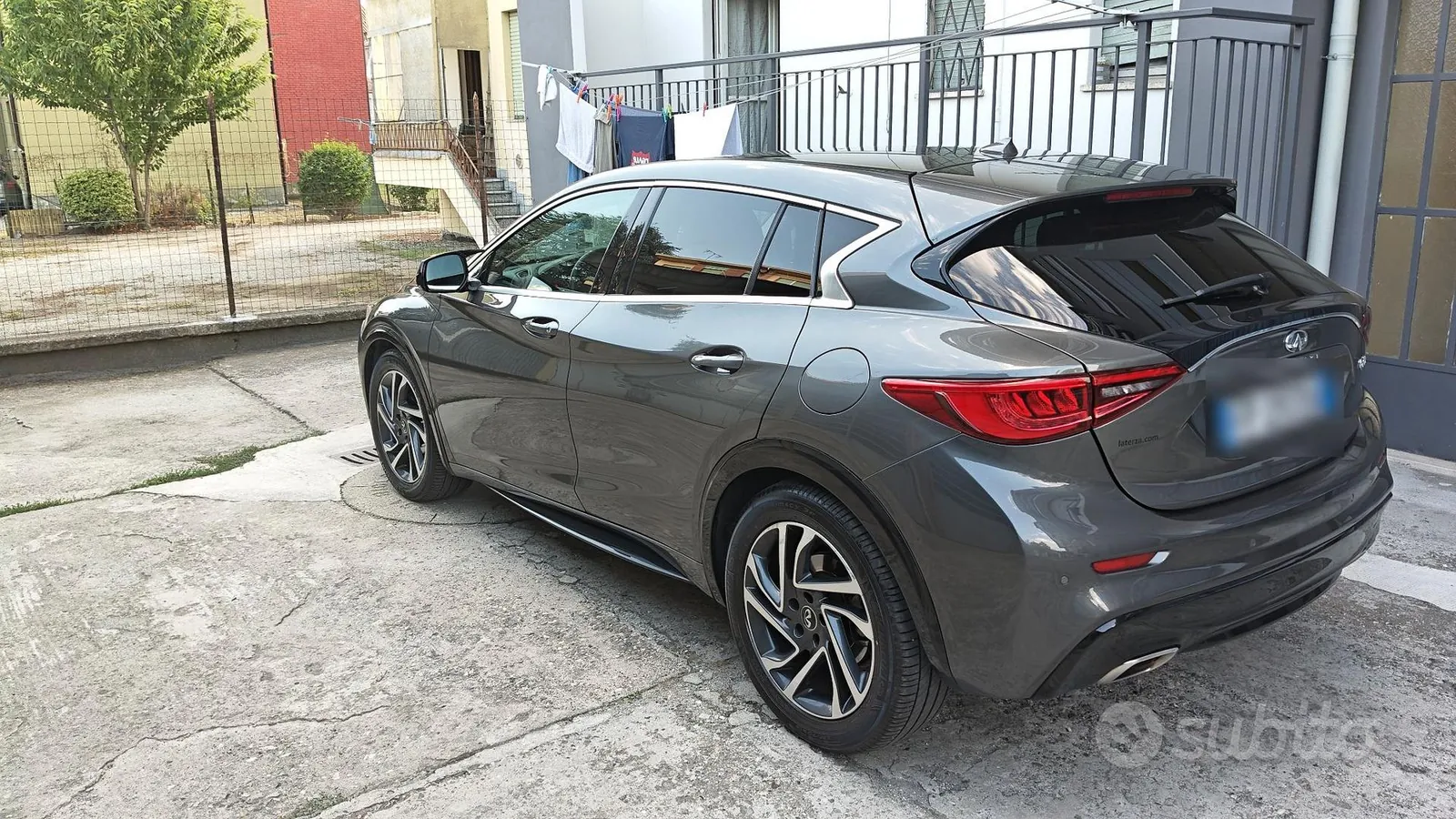 Infiniti Q30