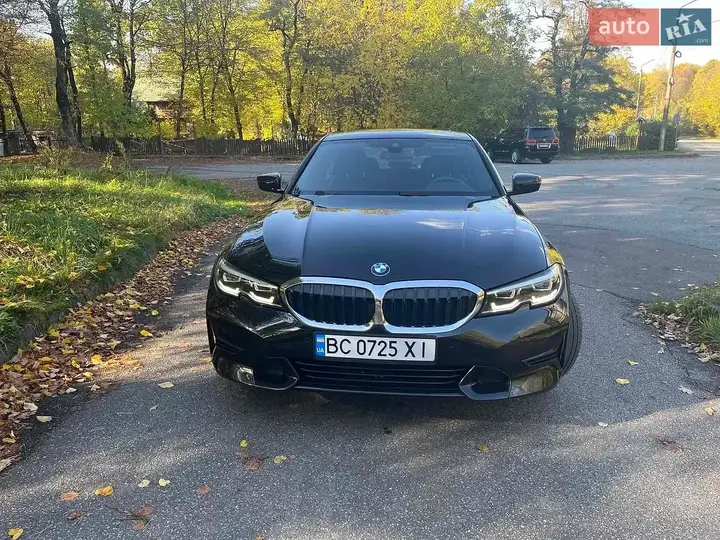 BMW 3 Series 2019 photo 2