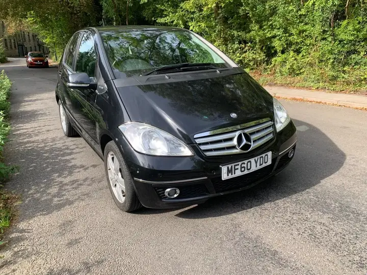 Mercedes-Benz A-Class 2010 photo 2