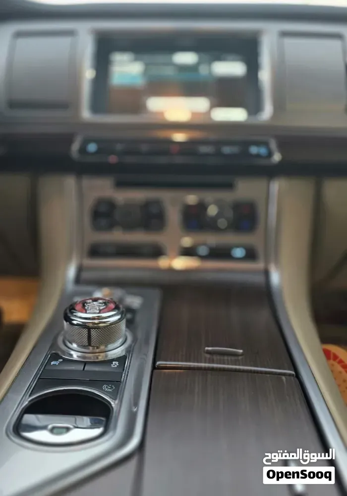 Jaguar Xf 2012 photo 3