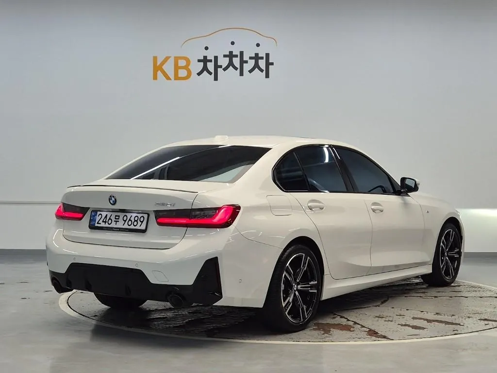 BMW 3 Series 2025 photo 3