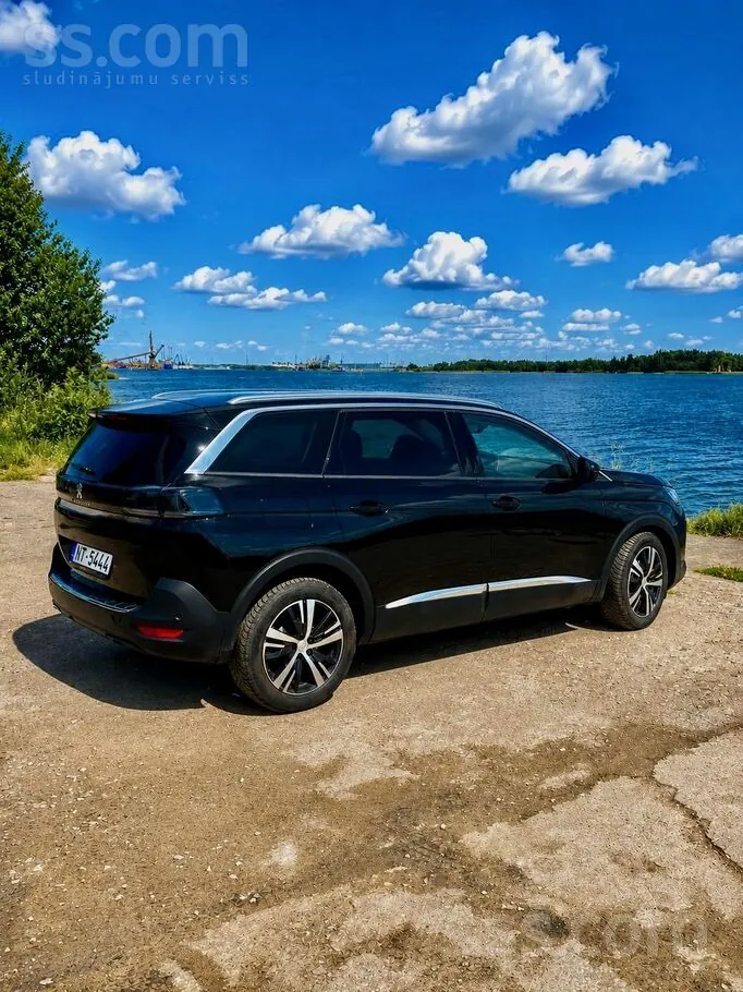 Peugeot 5008 2021 photo 3
