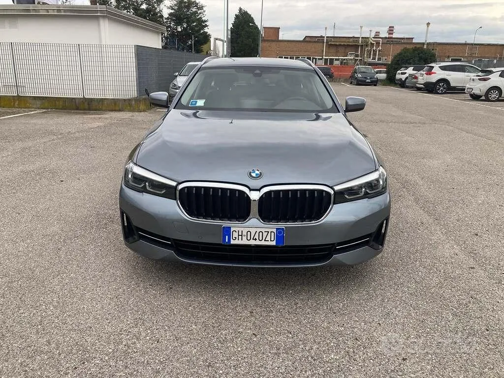 BMW 5 Series 2022 photo 2