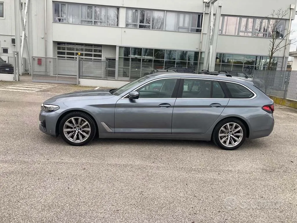 BMW 5 Series 2022 photo 3