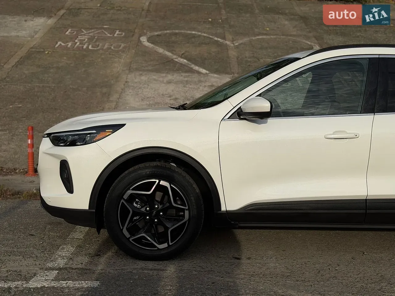 Ford Escape 2025 photo 2