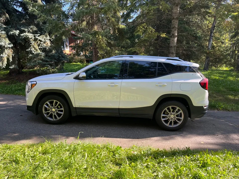 GMC Terrain 2022 photo 2