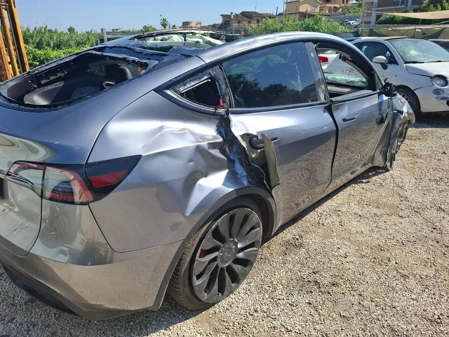 Tesla Model Y 2023 photo 3