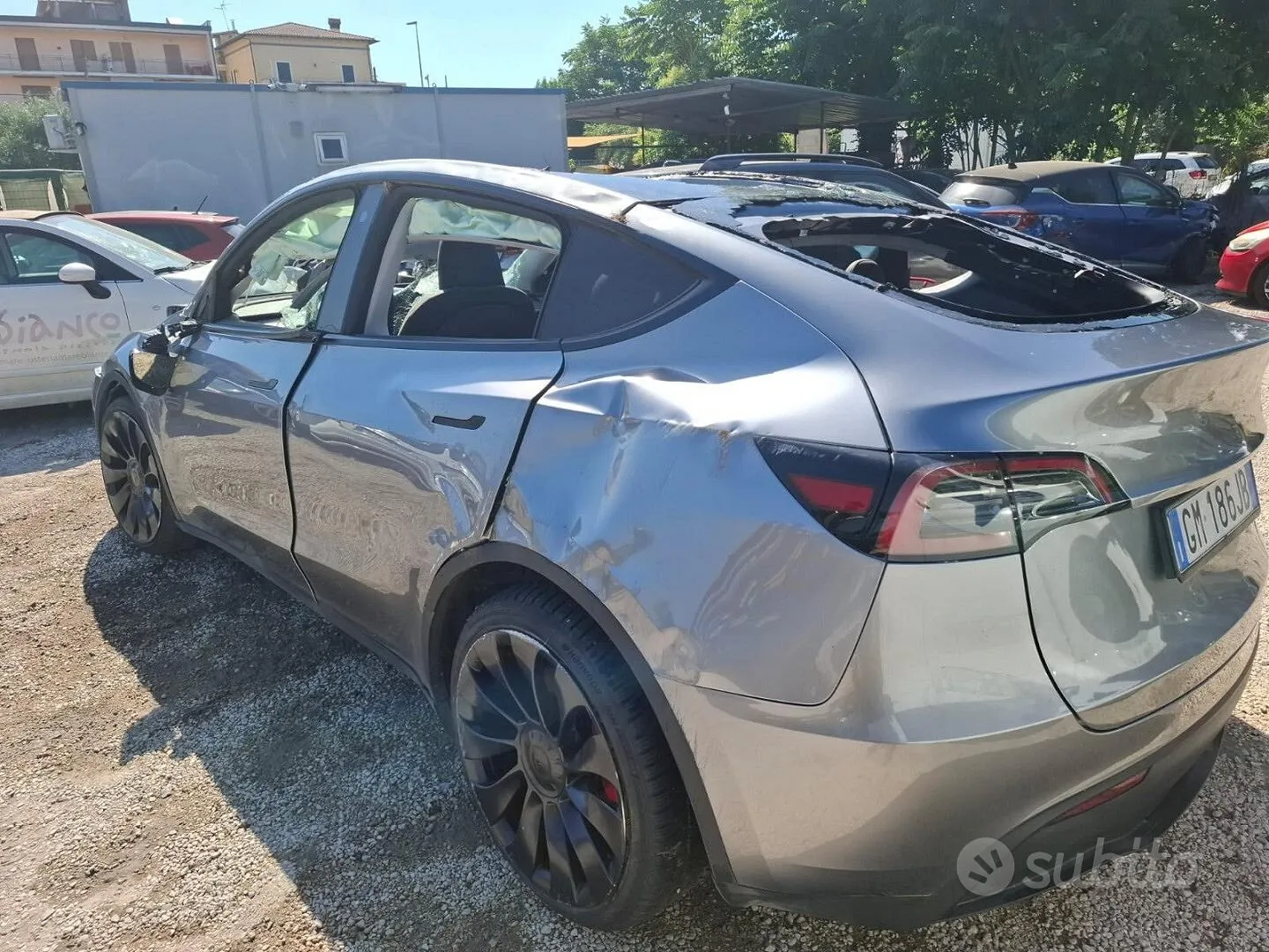 Tesla Model Y 2023 photo 2