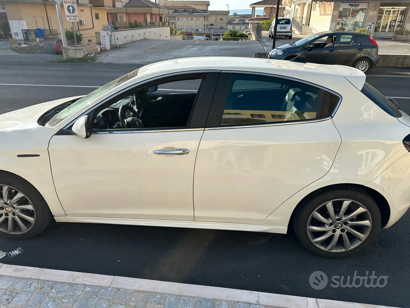 Alfa Romeo Giulietta 2011 photo 4
