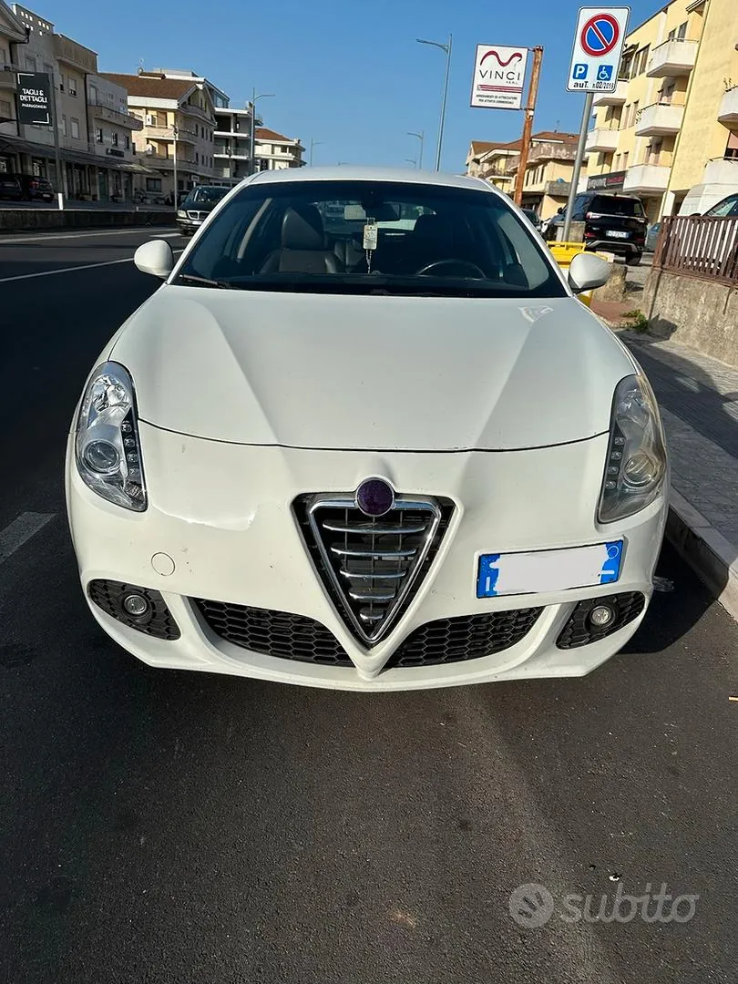Alfa Romeo Giulietta 2011 photo 3