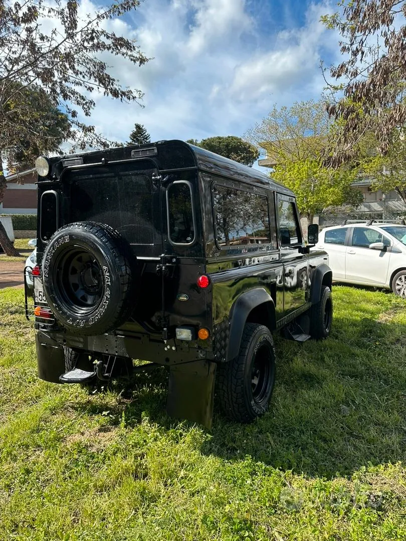 Land Rover Defender 90 1987 photo 3