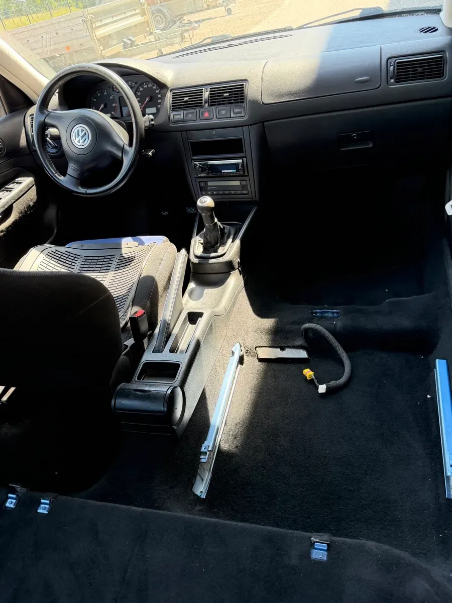 Volkswagen Golf 2001 photo 2