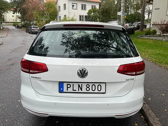 Volkswagen Passat 2018 photo 2
