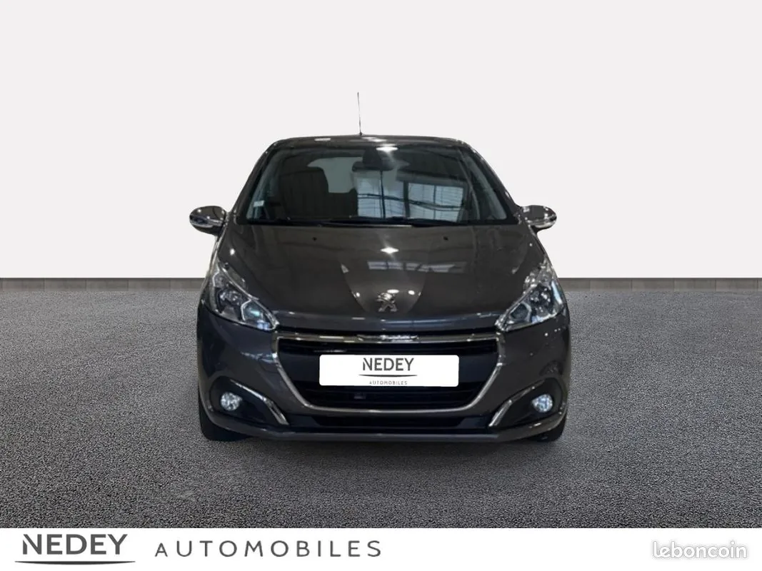 Peugeot 208 2018 photo 2