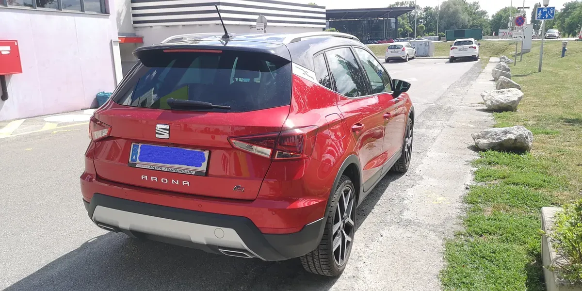 Seat Arona 2018 photo 2