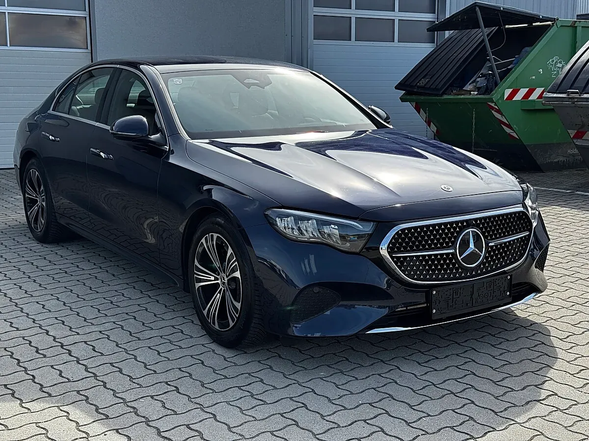 Mercedes-Benz E-Class 2023 photo 3