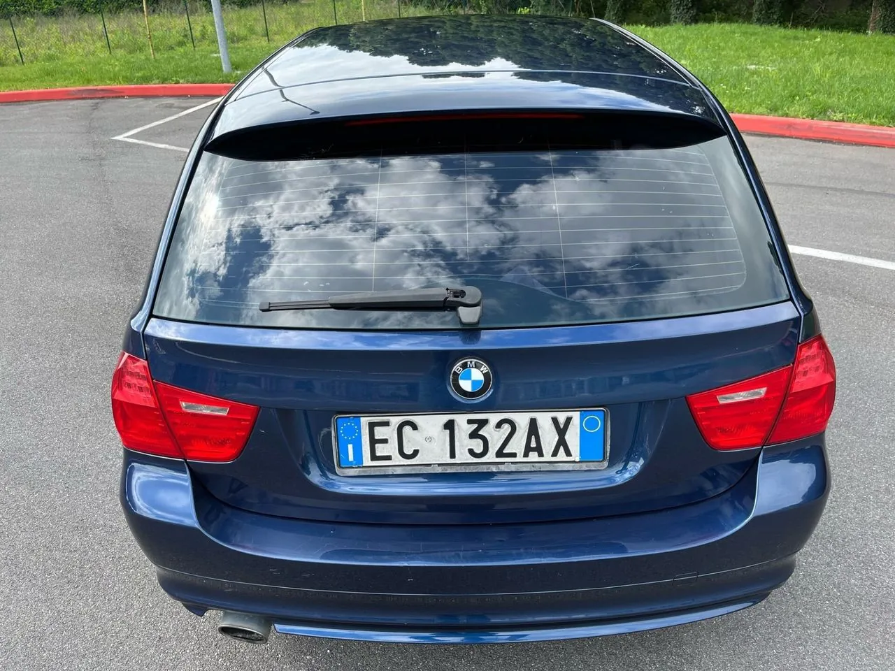 BMW 3 Series 2010 photo 5