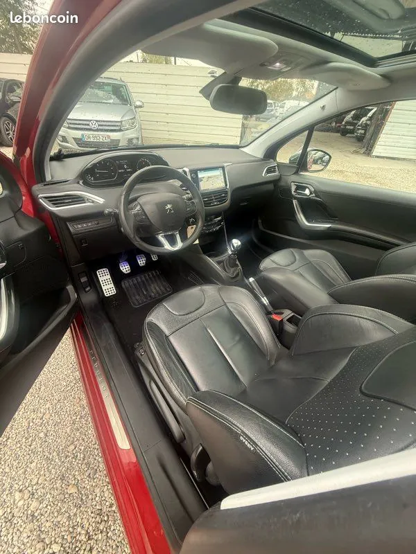 Peugeot 208 2013 photo 4