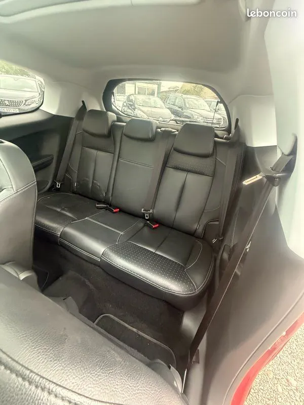 Peugeot 208 2013 photo 5