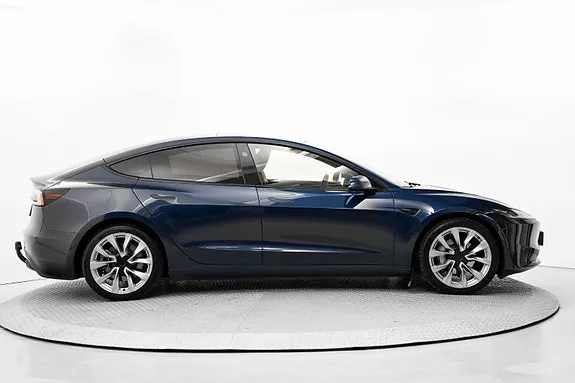 Tesla Model 3 2025 photo 4