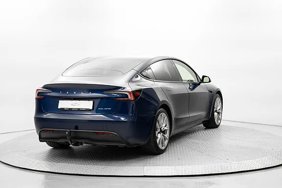 Tesla Model 3 2025 photo 5