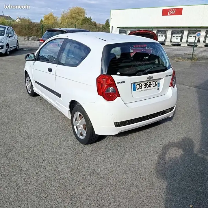 Chevrolet Aveo 2012 photo 2