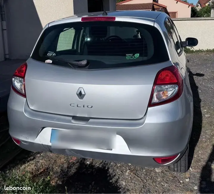 Renault Clio 2011 photo 3