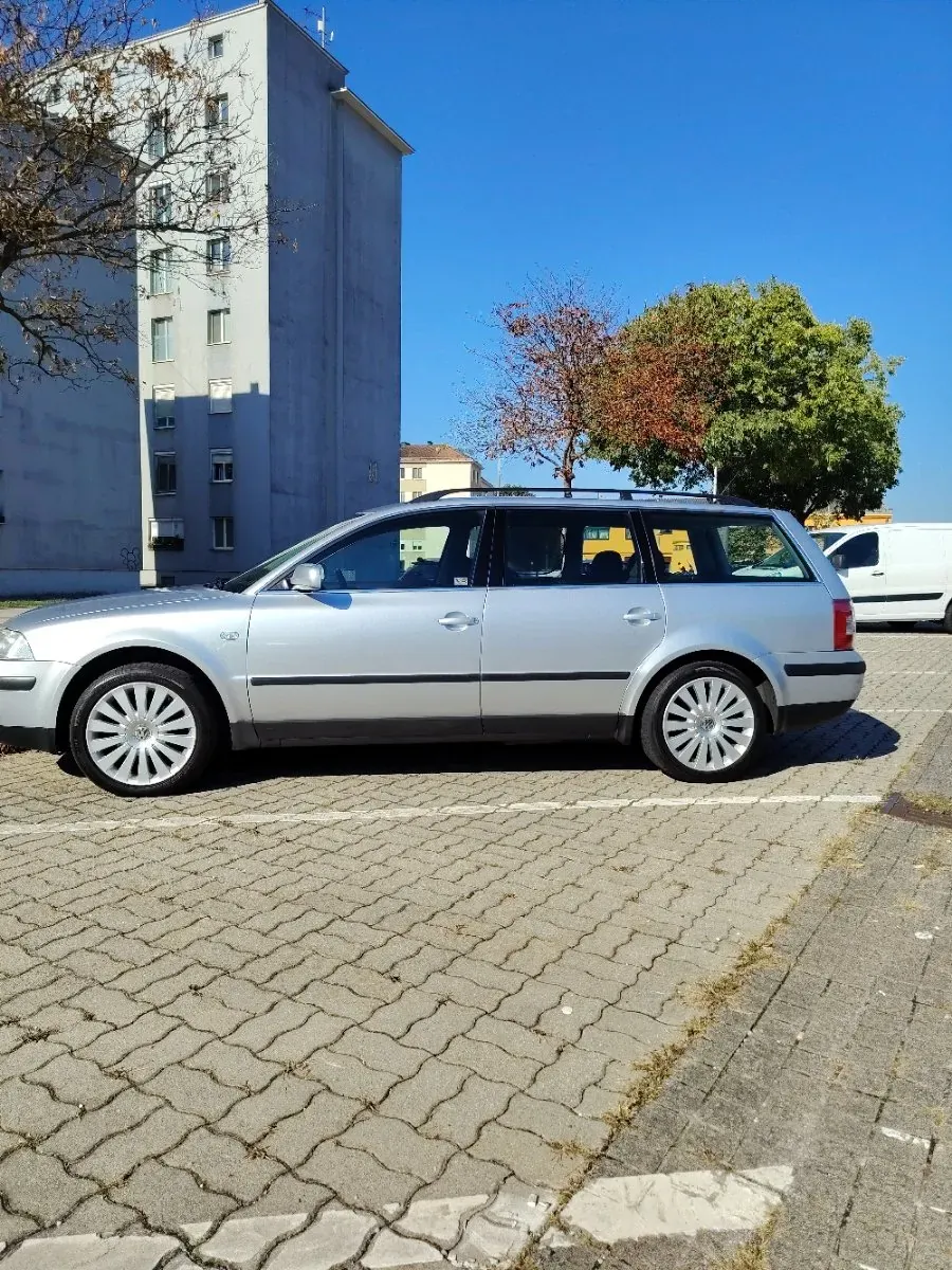 Volkswagen Passat 2003 photo 3