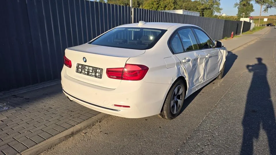 BMW F30