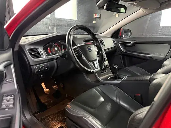 Volvo V60 2014 photo 5