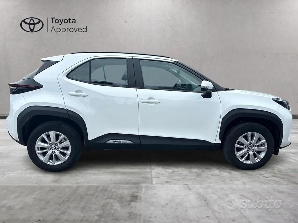 Toyota Yaris Cross 2023 photo 4