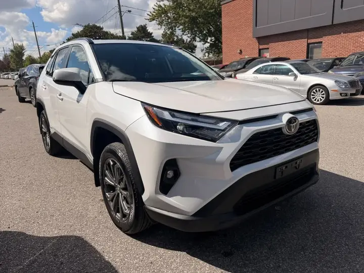Toyota Rav4 2025 photo 3