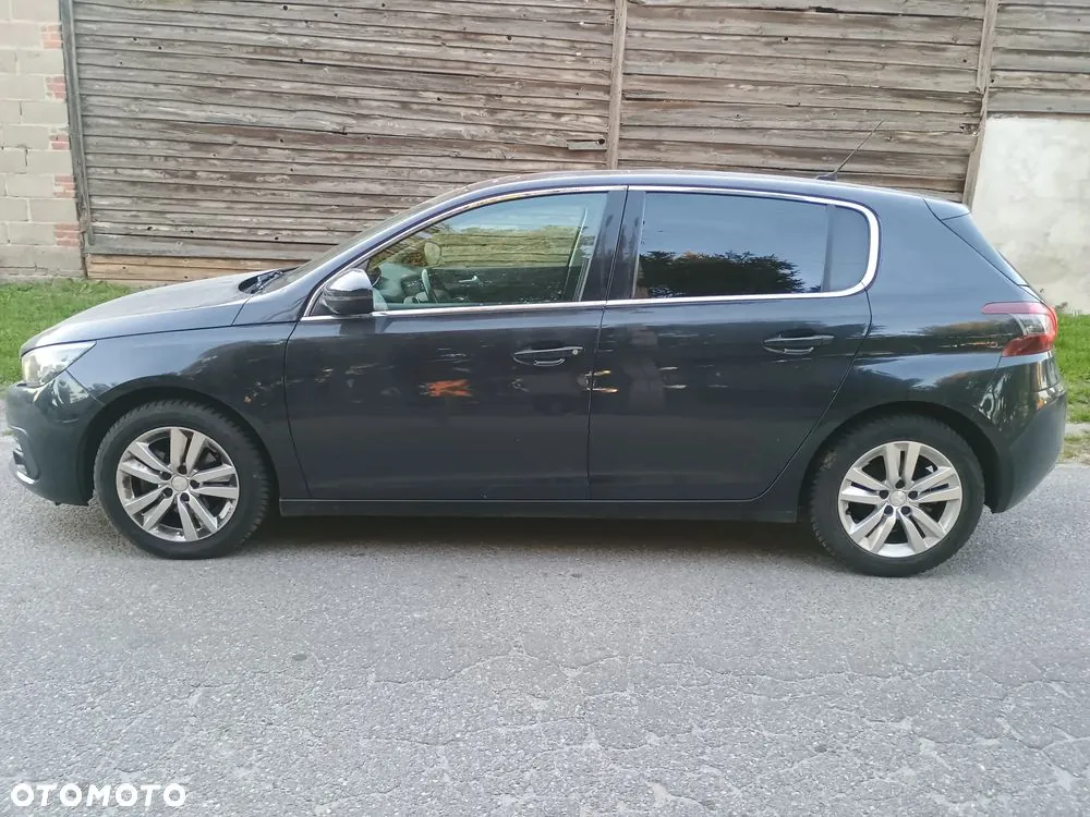 Peugeot 308 2019 photo 2