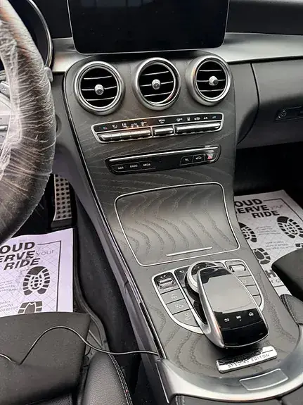 Mercedes-Benz C 300 E 2020 photo 3