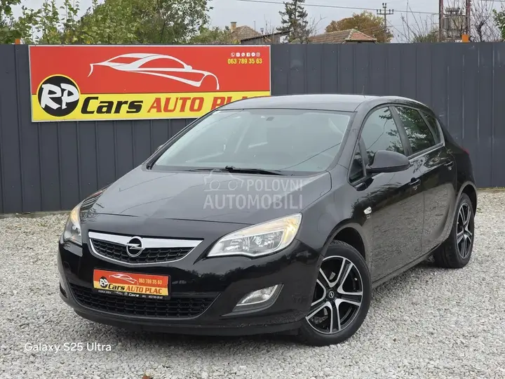 Opel Astra J