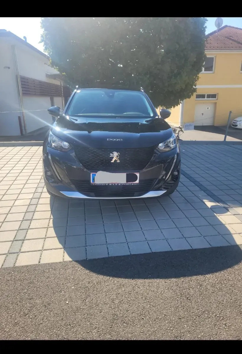 Peugeot E-2008 2022 photo 2
