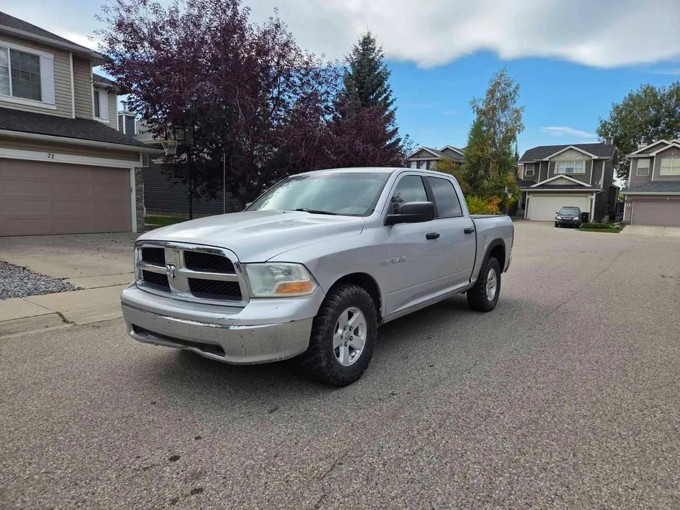 Dodge Ram 1500 2011 photo 2