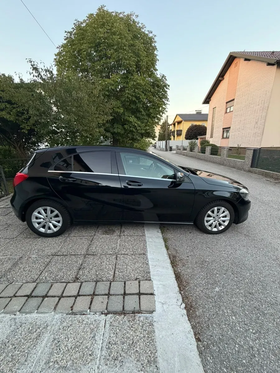 Mercedes-Benz A180 2014 photo 3