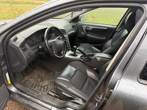 Volvo V70 2006 photo 2