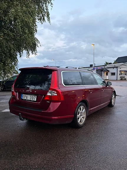 Volvo V70 2010 photo 3