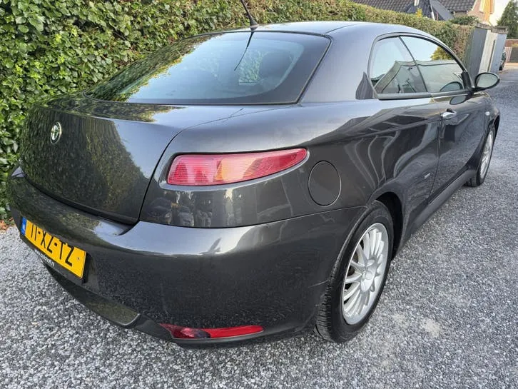 Alfa Romeo Gt 2007 photo 3