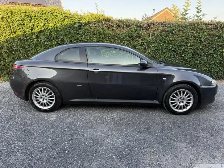 Alfa Romeo Gt 2007 photo 2