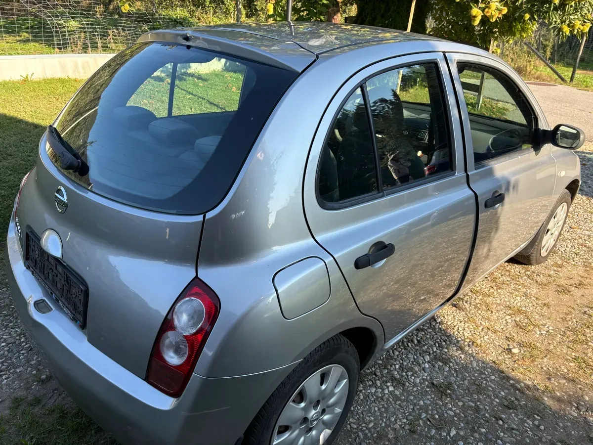 Nissan Micra 2003 photo 2